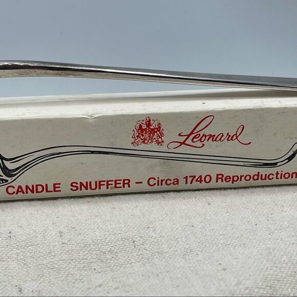 Leonard Circa 1740 Reproduction Silverplate Candle Snuffer - Picture 15 of 15